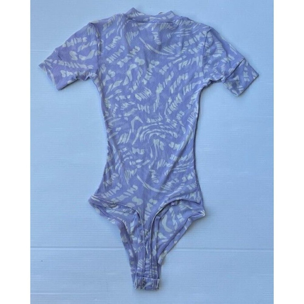 SKIMS Kim Kardashian Plus SUMMER Mesh Lilac Swirl T-Shirt Bodysuit Size XXS - Picture 8 of 11